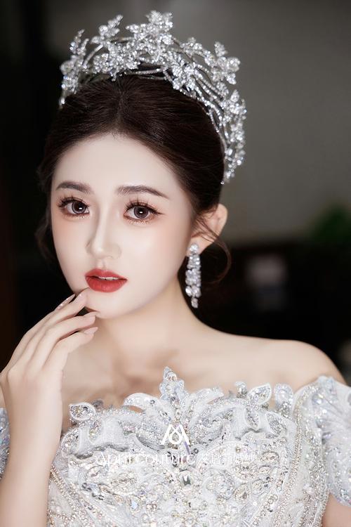 高级自然风（2025美妆主流）（什么是高级自然的美）